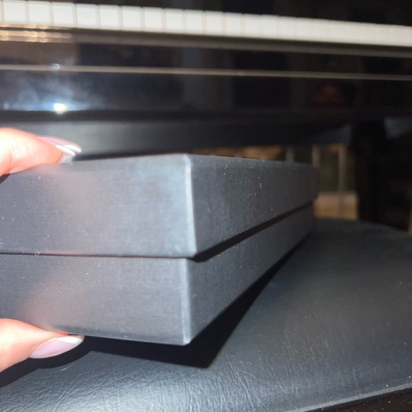 Saint Laurent Box & Ribbon - Picture 4 of 7